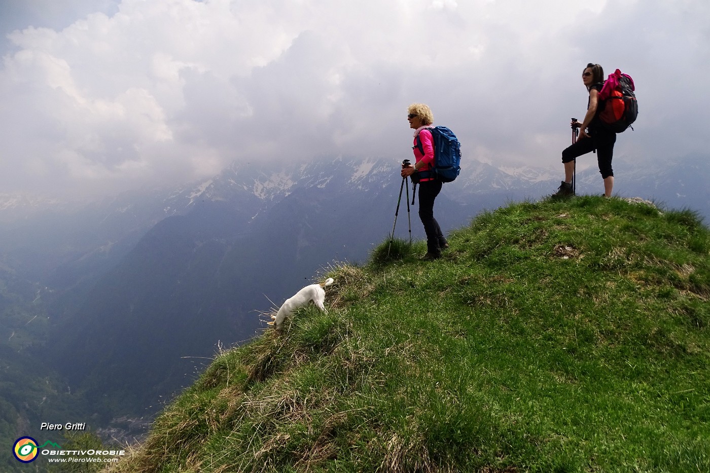 61 Dalla cresta del Brate vista sulla valle di Carona.JPG
